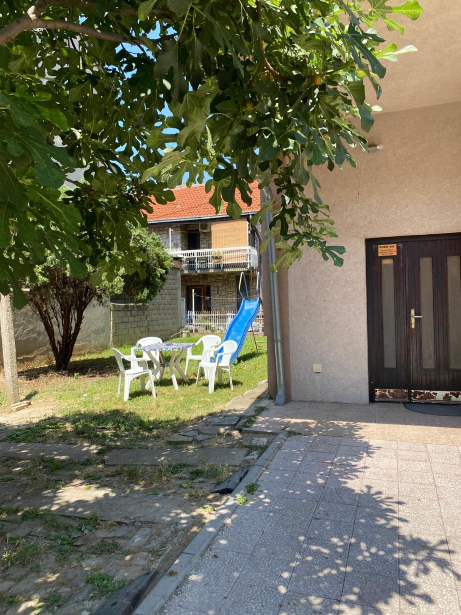 Apartmani Dora Leskovac 레스코바츠 외부 사진