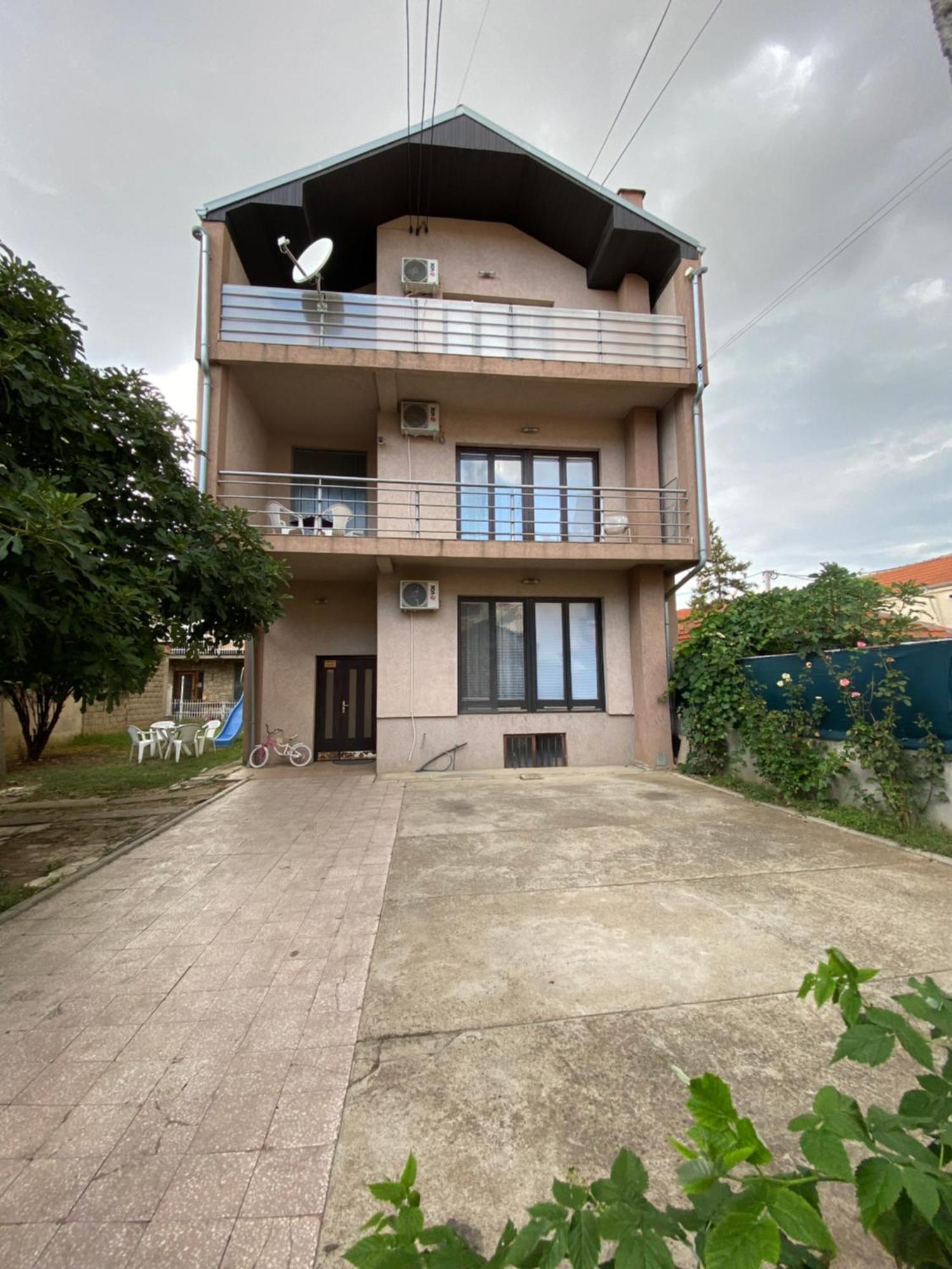 Apartmani Dora Leskovac 레스코바츠 외부 사진